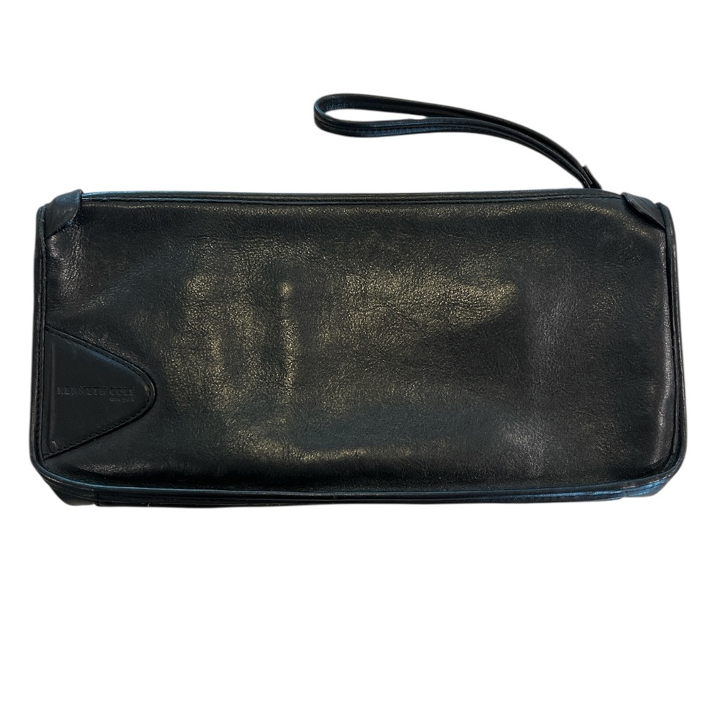 Kenneth Cole Women’s Large Black Leather Wristlet Clutch Excellent Condition
